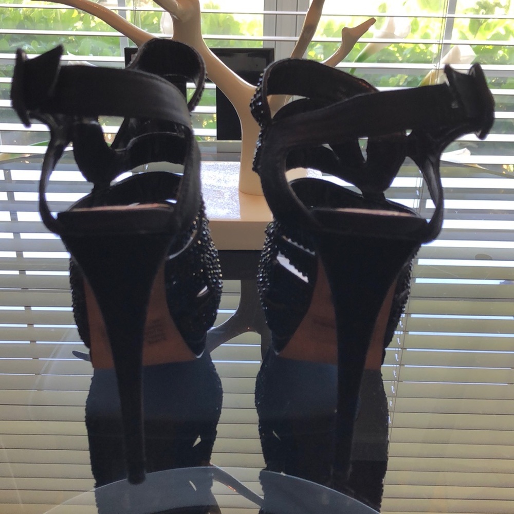 Shoe - Picture 4 of 5